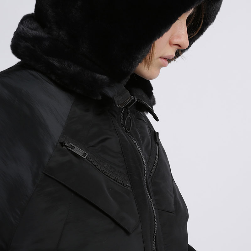 Женская куртка Jordan Reversible Bomber Jacket (CQ6657-010)  - цена, описание, фото 3